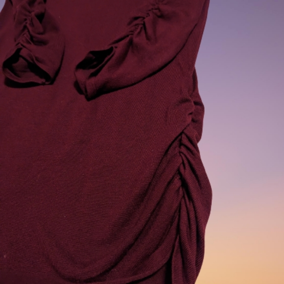 🏷️ CLEARANCE 🏷️Love Always sweater 2/$10 - Picture 4 of 6